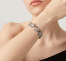 Carica l'immagine nel visualizzatore di Gallery, Bracciale Shine