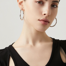 Carica l'immagine nel visualizzatore di Gallery, Orecchini Silk cerchio Giovanni Raspini