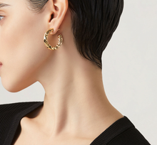 Carica l'immagine nel visualizzatore di Gallery, Orecchini Stone piccoli dorati